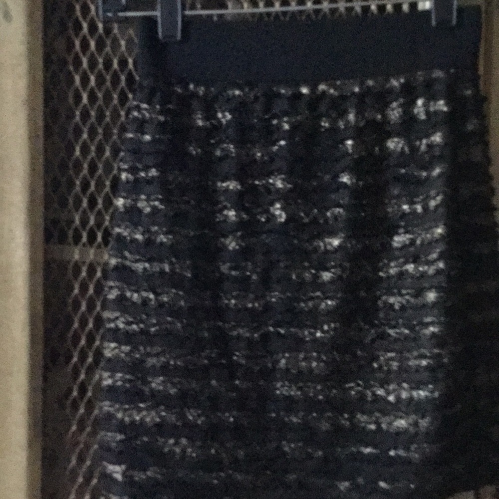 Forever 21 Skirt Black Gold Size Small